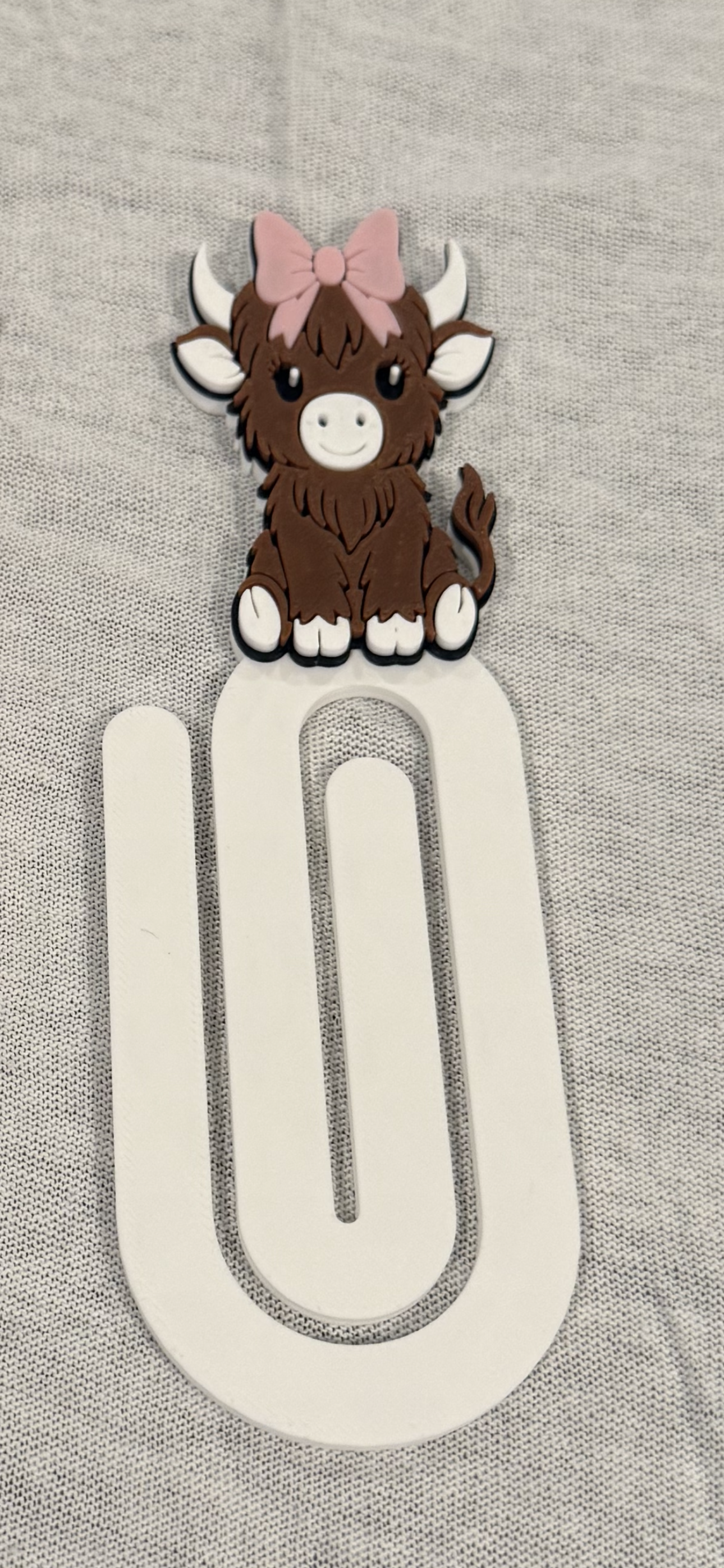 Highland Cow Jumbo Paperclip (White /Pink Bow)